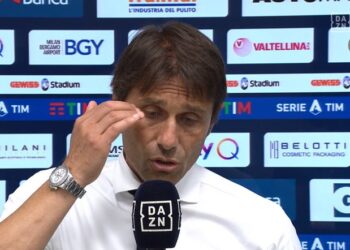 Conte kitart hároméves terve mellett