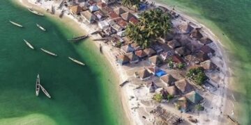 Bali partjainál több mint tízezer teknősfiókát engedtek a tengerbe (videó)