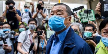 Jimmy Lai hongkongi médiamogult óvadék fejében kiengedték az őrizetből