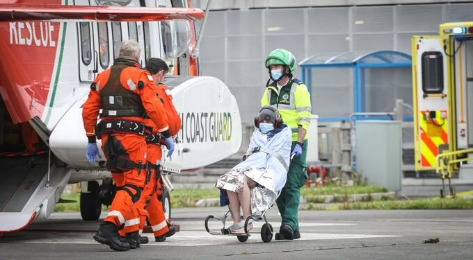 Egy bójába kapaszkodott tizenöt órán át a nyílt tengeren két ír fiatal