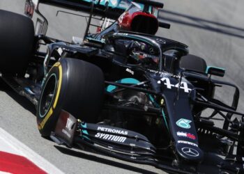 A második szabadedzés leggyorsabbja Lewis Hamilton
