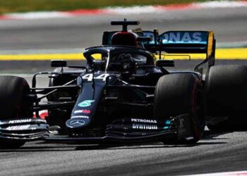 Az első rajthely Hamiltoné