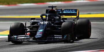 Az első rajthely Hamiltoné