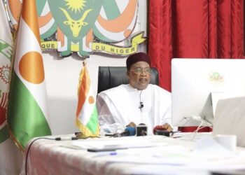 A Nyugat-afrikai Államok Gazdasági Közössége (ECOWAS) felszólította a mali katonai puccs vezetőit, hogy haladéktalanul adják át a hatalmat egy átmeneti civil kormányzatnak