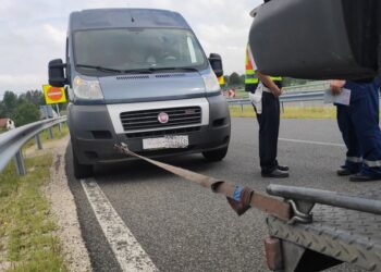 Horrorkaravánt kapcsoltak le a rendőrök (videó)