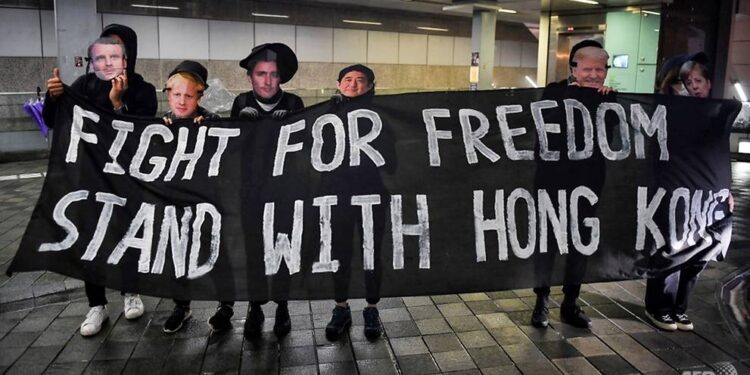 Párizs nem ratifikálja a Hongkonggal kötött kiadatási egyezményt – Peking tiltakozik