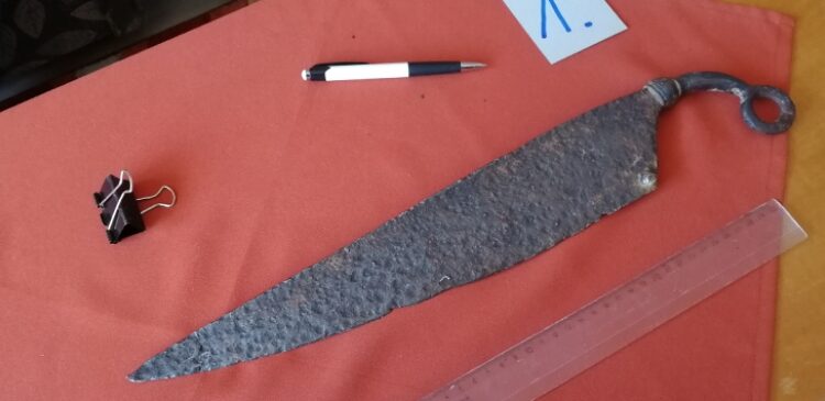 Ruhásszekrénybe rejtegette a több ezer éves muzeális kincset (videó)