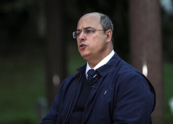 A korrupcióval gyanúsított Rio de Janeiró-i kormányzót felfüggesztették