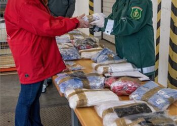 Egy macedón kamionos csempészett maszkokat