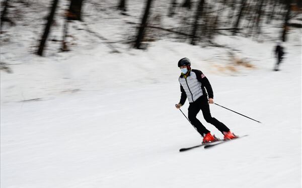 Megnyitott az eplényi síaréna