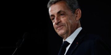 Nicolas Sarkozy – Két év letöltendő és két év felfüggesztett börtönt kért az ügyész a francia köztársasági elnökre