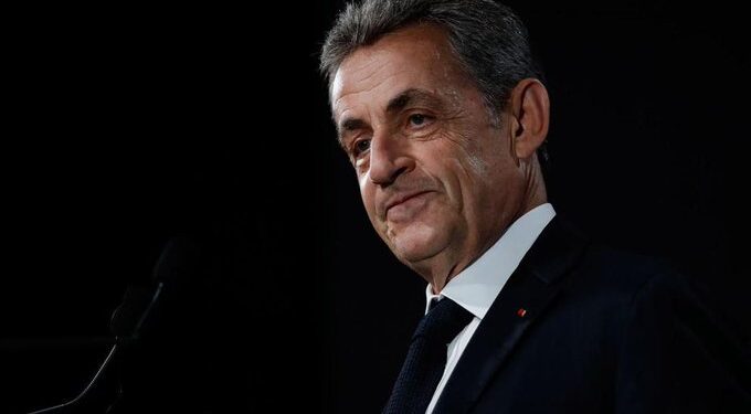 Nicolas Sarkozy – Két év letöltendő és két év felfüggesztett börtönt kért az ügyész a francia köztársasági elnökre