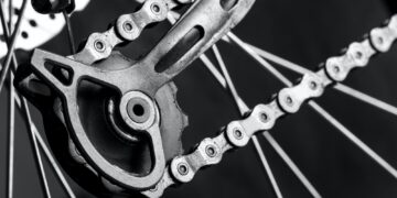 Tensioner gear of a bicycle