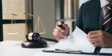 The judge worked seriously.